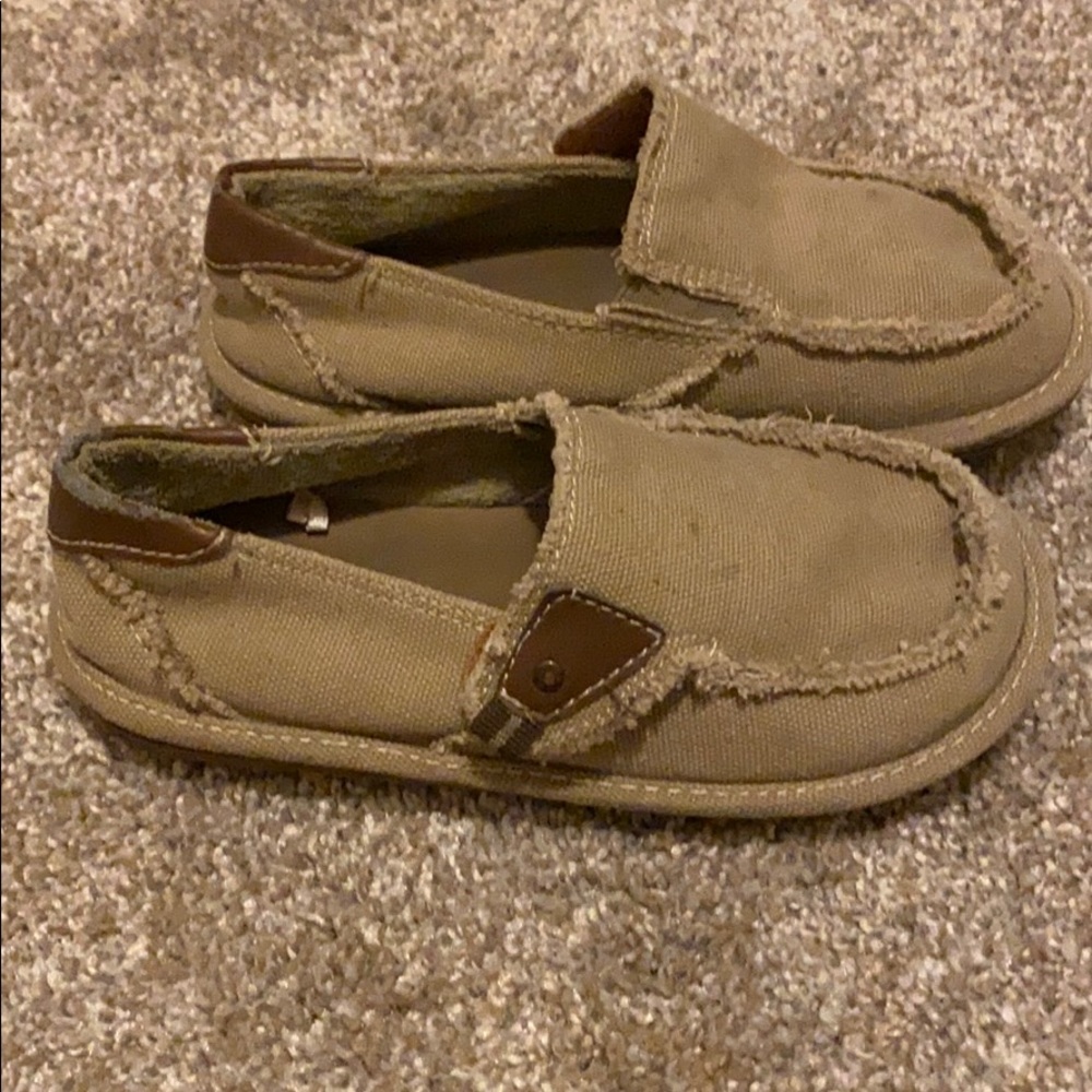 Slip on shoes || Children’s place